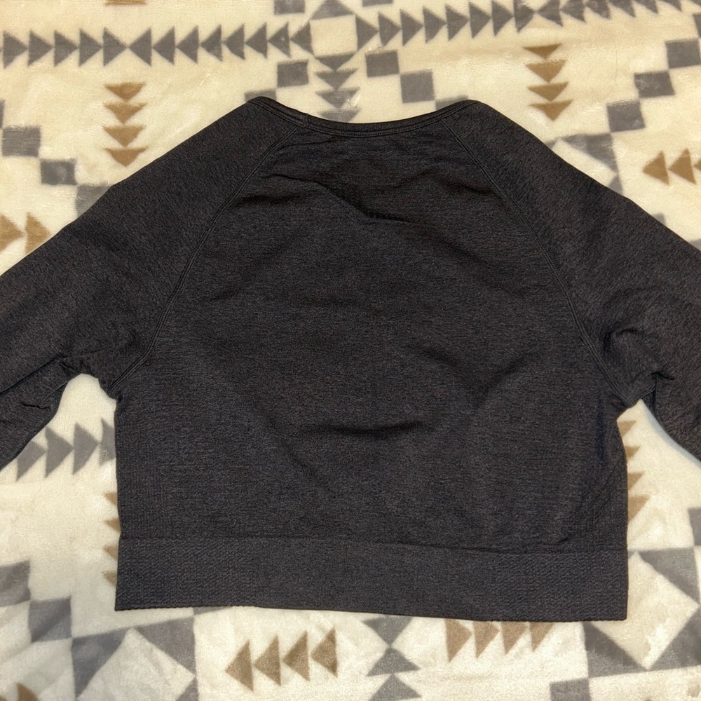 Cropped Compression Long Sleeve - Picture 4 of 4